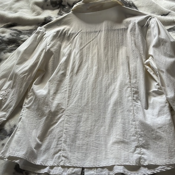 EUC 3/4 sleeve white shirt w rhinestones - Picture 9 of 9